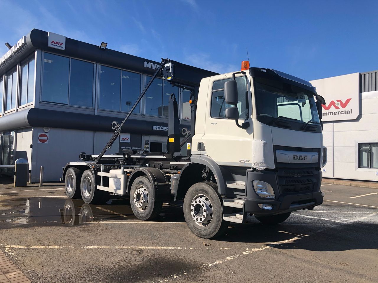 Ready to go DAF CF 450, Hook Loader, 450, 32 Tonne, Day Cab, Automatic, AdBlue Tank - 45 Litre, Air Conditioning, Bumper Mounted Fog Lights, Cab Sunvisor , Cruise Control, , -, - | for sale at MV Commercial, the UKs leading Truck, Trailers and Van supplier. (SN72YHD 82397)