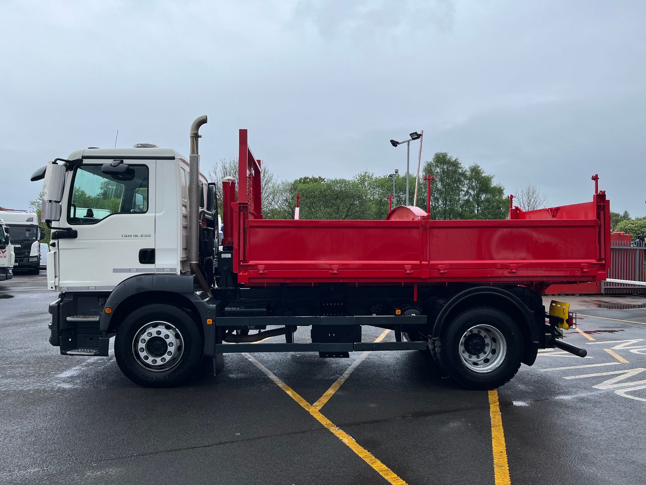 Ready to go MAN TGM 18.250, Tipper, 250, 18 Tonne, Day Cab, Manual, Chrome Mirror Covers, Vertical Exhaust, Rear Light Guards, Beacon Bar, Full Height Headboard, , -, - | for sale at MV Commercial, the UKs leading Truck, Trailers and Van supplier. (SL68ZXF 83588)