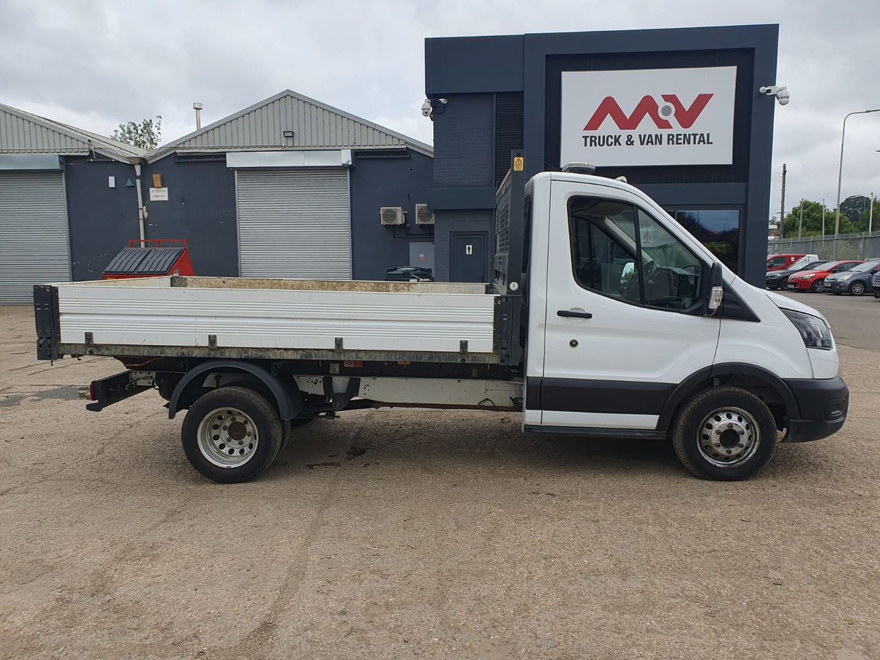 Ready to go Ford TRANSIT 350 L2 DIESEL RWD (2019) 2.0 EcoBlue 130ps , Tipper, 130, Under 3.5 Tonne, Single Cab, Manual, Electric Windows, Touchscreen Display, Beacon Bar, Full Height Headboard, Triple dropside , , -, - | for sale at MV Commercial, the UKs leading Truck, Trailers and Van supplier. (HW20OLO 845631)