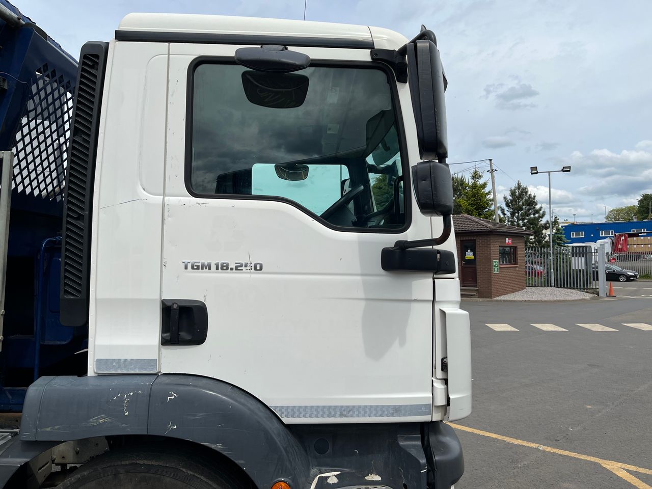 Ready to go MAN TGM 18.250, Skip Loader, 250, 18 Tonne, Day Cab, 8-Speed Manual Gearbox, Hyva Gear, Front Strobes, FORS - Gold Kit fitted, 2 Seats in Cab, Cab Sunvisor , , Hyva , PK 88002 EH HIGH PERFORMANCE | for sale at MV Commercial, the UKs leading Truck, Trailers and Van supplier. (RK65EOF 84997)