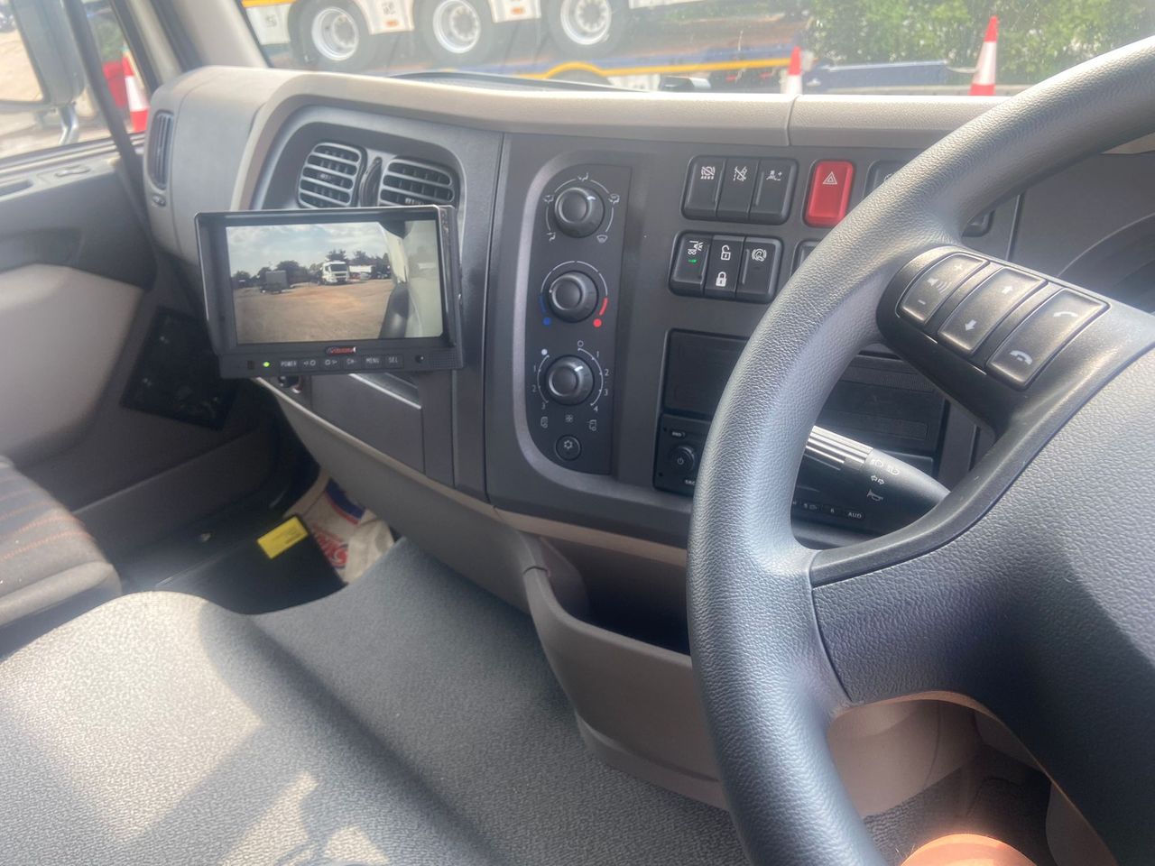 2022 DAF LF 290 Curtainsider for sale at MV Commercial