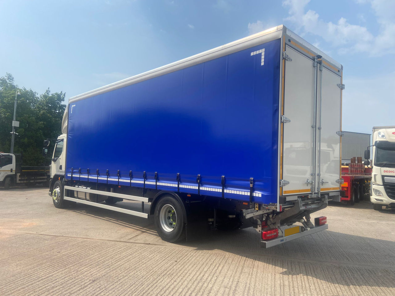 Ready to go DAF LF 290, Curtainsider, 290, 18 Tonne, Sleeper Cab, , Barn Doors, Central Locking With Remote Control, Driver Comfort Air Seat with Red Seatbelts, Electric Mirrors, Electric Windows, , -, - | for sale at MV Commercial, the UKs leading Truck, Trailers and Van supplier. (SN72YPE 88245)