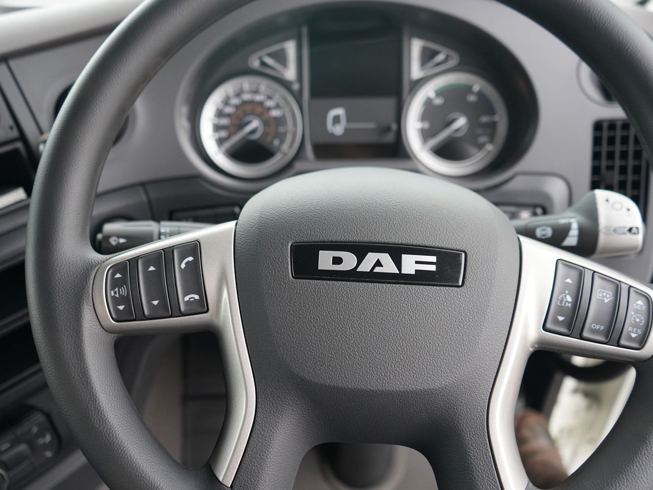 2022 DAF XF 530 Tractor Unit for sale at MV Commercial