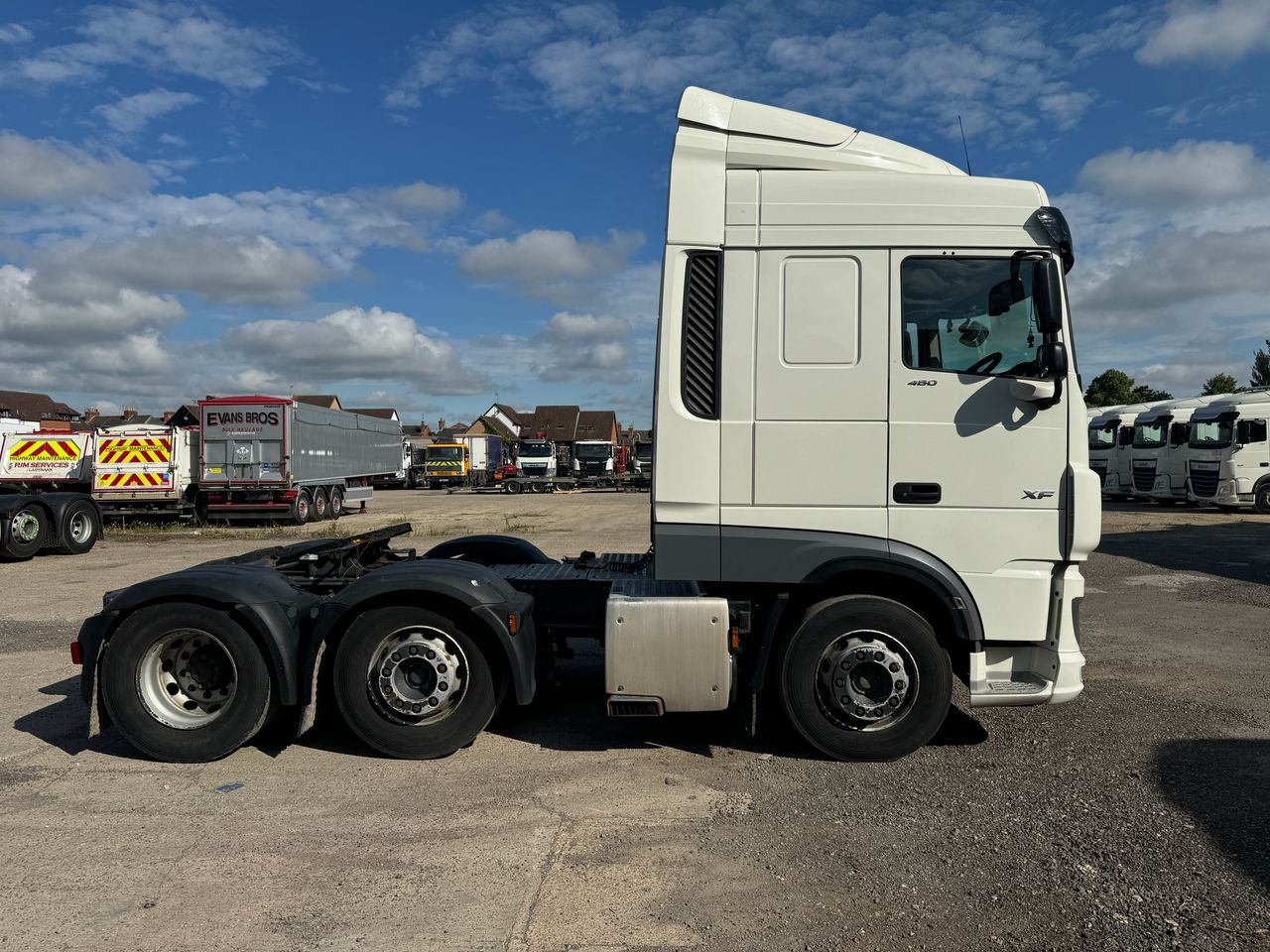Ready to go DAF XF 480, Tractor Unit, 480, 44 Tonne, Space Cab, Automatic, Alloy Fuel Tank, Cab Sunvisor , Central Locking, Driver Comfort Air Seat with Red Seatbelts, In Cab Fridge, , -, - | for sale at MV Commercial, the UKs leading Truck, Trailers and Van supplier. (PN70DGV 898602)