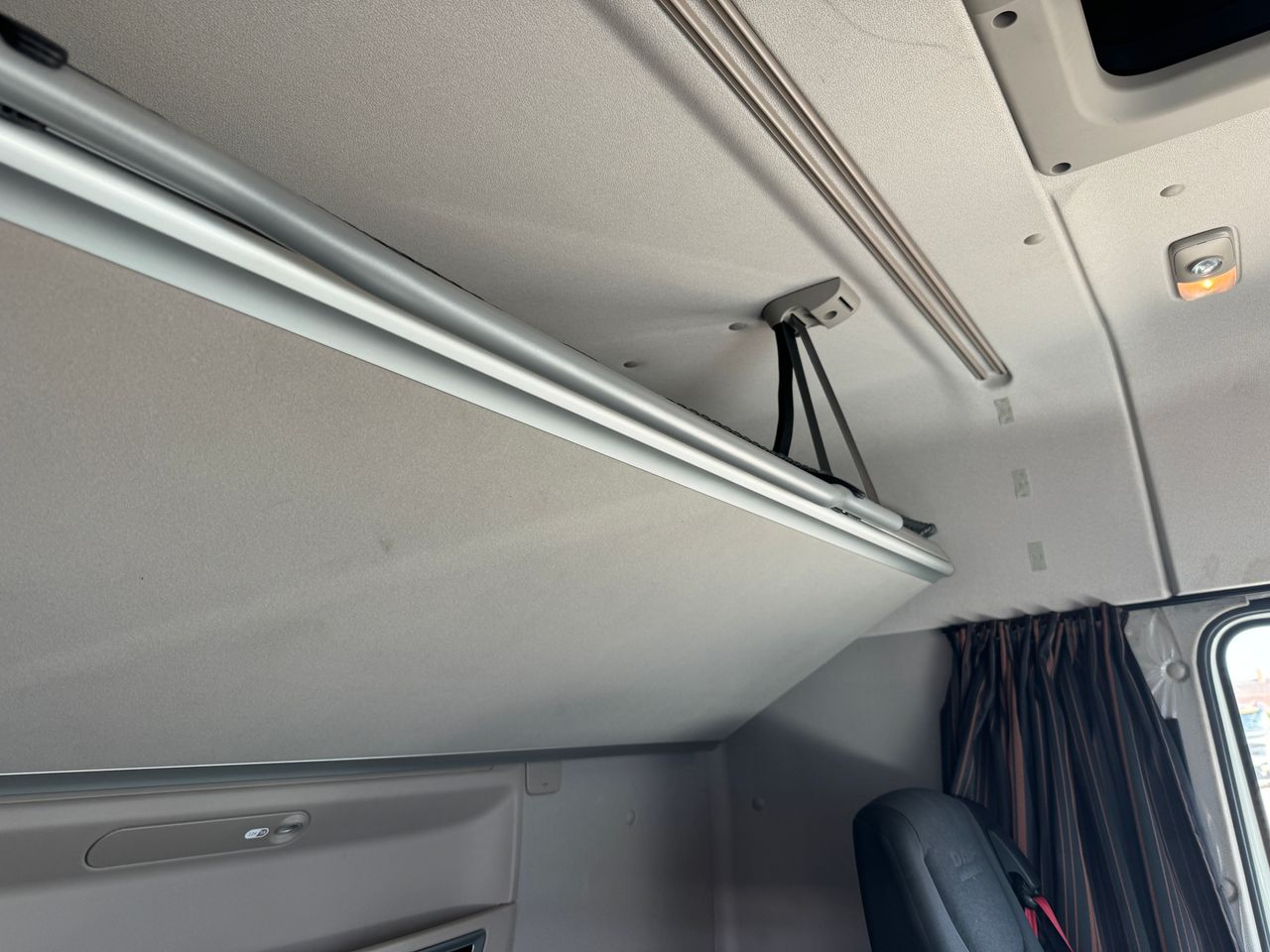 Ready to go DAF XF 480, Tractor Unit, 480, 44 Tonne, Space Cab, Automatic, Alloy Fuel Tank, Cab Sunvisor , Central Locking, Driver Comfort Air Seat with Red Seatbelts, In Cab Fridge, , -, - | for sale at MV Commercial, the UKs leading Truck, Trailers and Van supplier. (PN70DGV 898621)