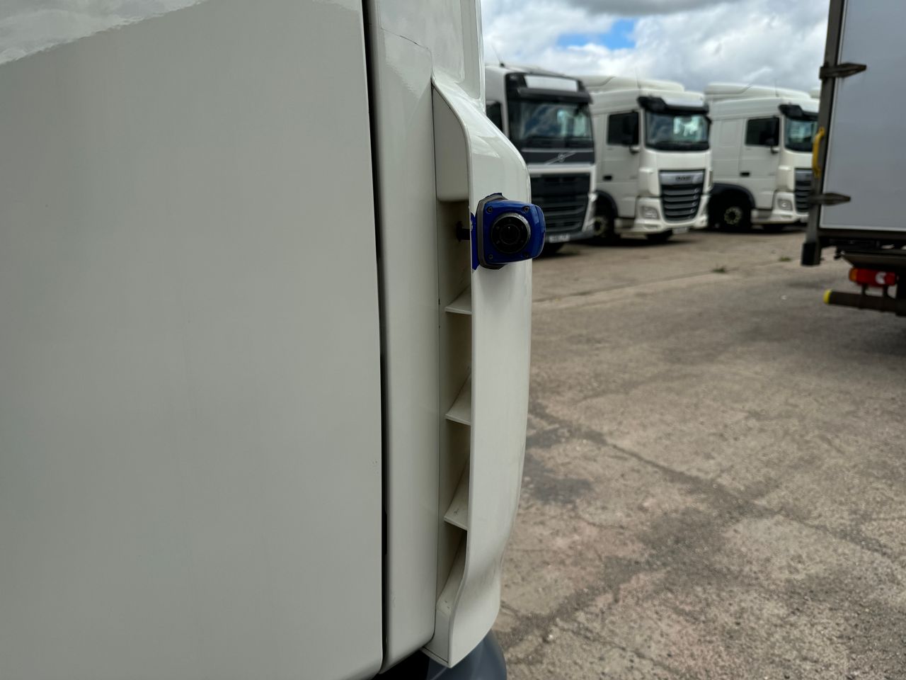 Ready to go DAF LF 290, Dropside, , 18 Tonne, Day Cab, Automatic, Hardwood Flooring, FORS - Gold Kit fitted, Strobe Lights, Storage Cage, Toolbox, , Palfinger, PK19.001 SLD B | for sale at MV Commercial, the UKs leading Truck, Trailers and Van supplier. (SN20XUT 898956)