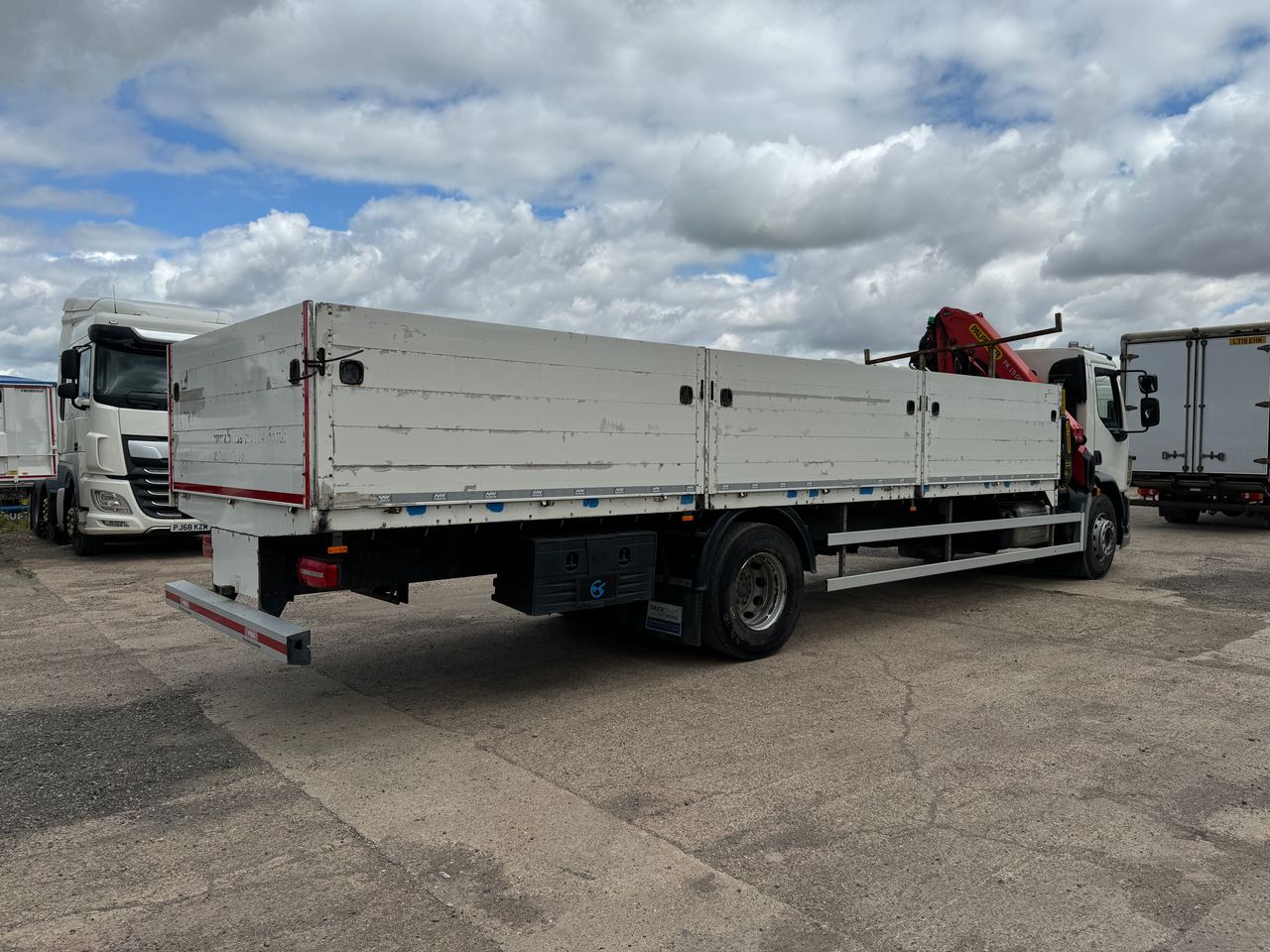 Ready to go DAF LF 290, Dropside, , 18 Tonne, Day Cab, Automatic, Hardwood Flooring, FORS - Gold Kit fitted, Strobe Lights, Storage Cage, Toolbox, , Palfinger, PK19.001 SLD B | for sale at MV Commercial, the UKs leading Truck, Trailers and Van supplier. (SN20XUT 898960)