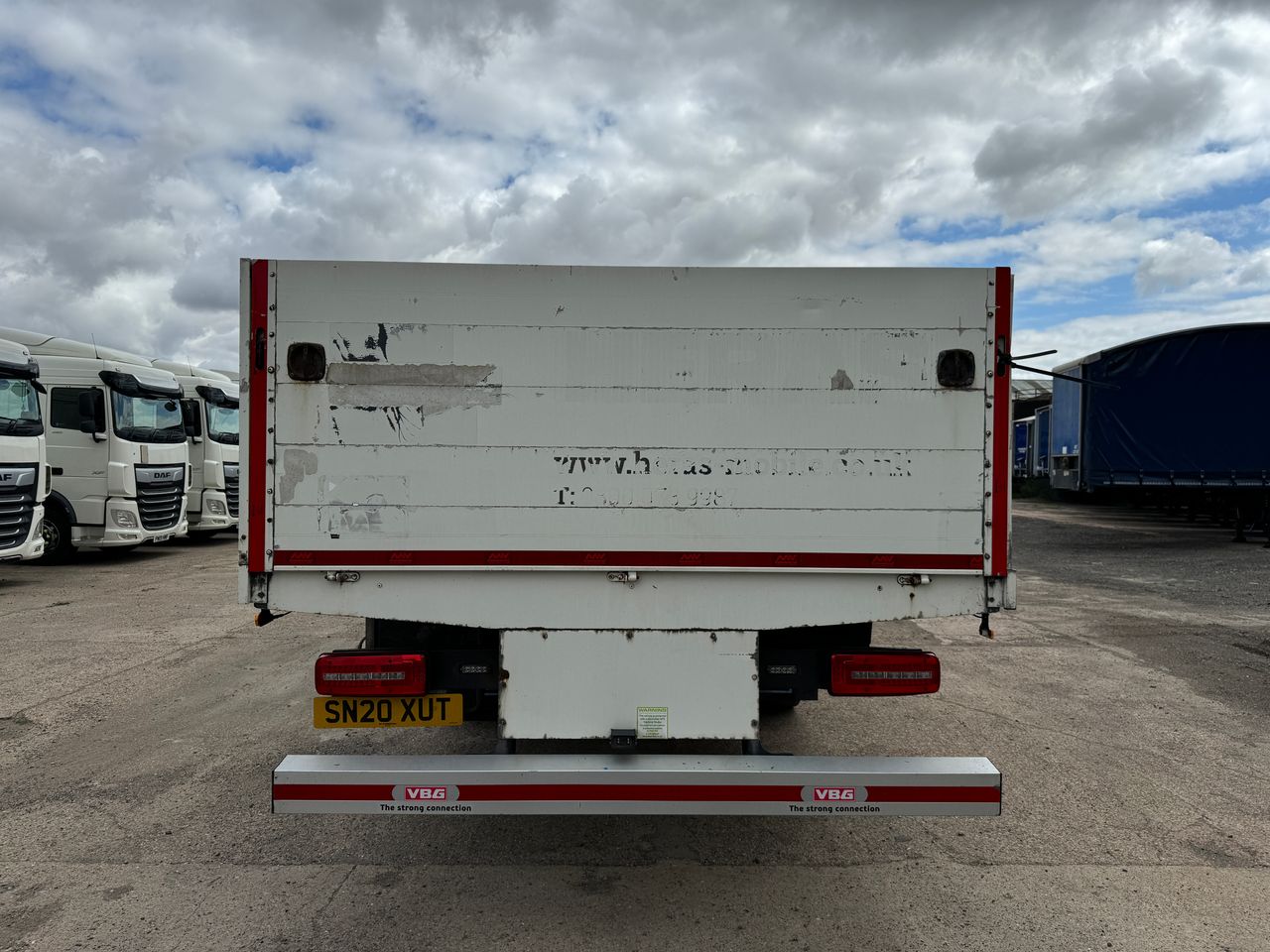 Ready to go DAF LF 290, Dropside, , 18 Tonne, Day Cab, Automatic, Hardwood Flooring, FORS - Gold Kit fitted, Strobe Lights, Storage Cage, Toolbox, , Palfinger, PK19.001 SLD B | for sale at MV Commercial, the UKs leading Truck, Trailers and Van supplier. (SN20XUT 898964)