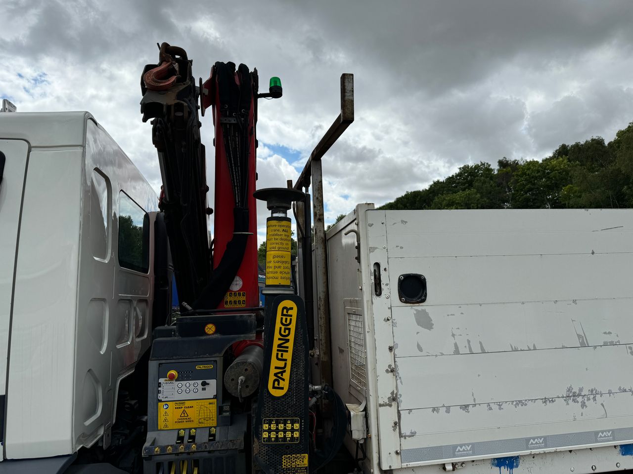 Ready to go DAF LF 290, Dropside, , 18 Tonne, Day Cab, Automatic, Hardwood Flooring, FORS - Gold Kit fitted, Strobe Lights, Storage Cage, Toolbox, , Palfinger, PK19.001 SLD B | for sale at MV Commercial, the UKs leading Truck, Trailers and Van supplier. (SN20XUT 898969)