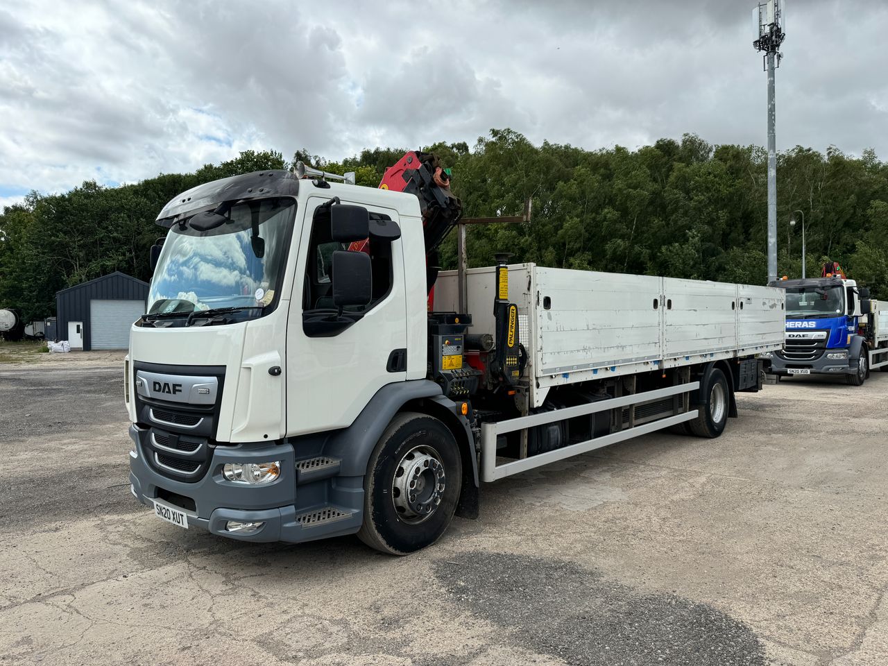 Ready to go DAF LF 290, Dropside, , 18 Tonne, Day Cab, Automatic, Hardwood Flooring, FORS - Gold Kit fitted, Strobe Lights, Storage Cage, Toolbox, , Palfinger, PK19.001 SLD B | for sale at MV Commercial, the UKs leading Truck, Trailers and Van supplier. (SN20XUT 898976)