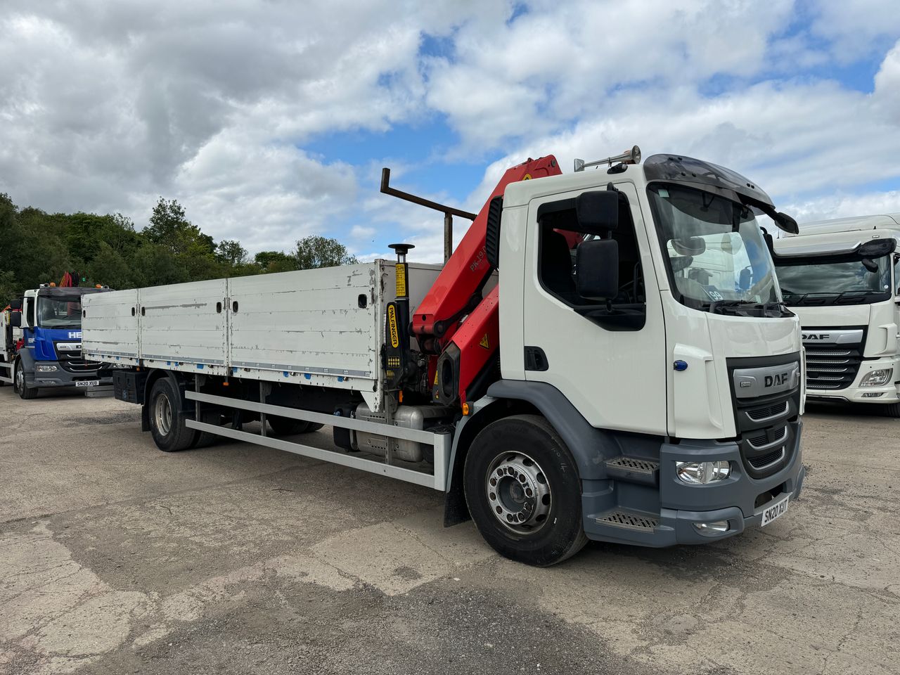 Ready to go DAF LF 290, Dropside, , 18 Tonne, Day Cab, Automatic, Hardwood Flooring, FORS - Gold Kit fitted, Strobe Lights, Storage Cage, Toolbox, , Palfinger, PK19.001 SLD B | for sale at MV Commercial, the UKs leading Truck, Trailers and Van supplier. (SN20XUT 898978)