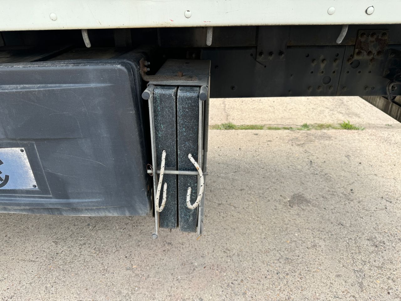 Ready to go DAF LF 290, Dropside, 290, 18 Tonne, Day Cab, Automatic, Hardwood Flooring, 3 Seats in Cab, Rear Window in Cab, FORS - Gold Kit fitted, Air Horn, , Palfinger, PK19.001 SLD B | for sale at MV Commercial, the UKs leading Truck, Trailers and Van supplier. (SN20XUD 898989)