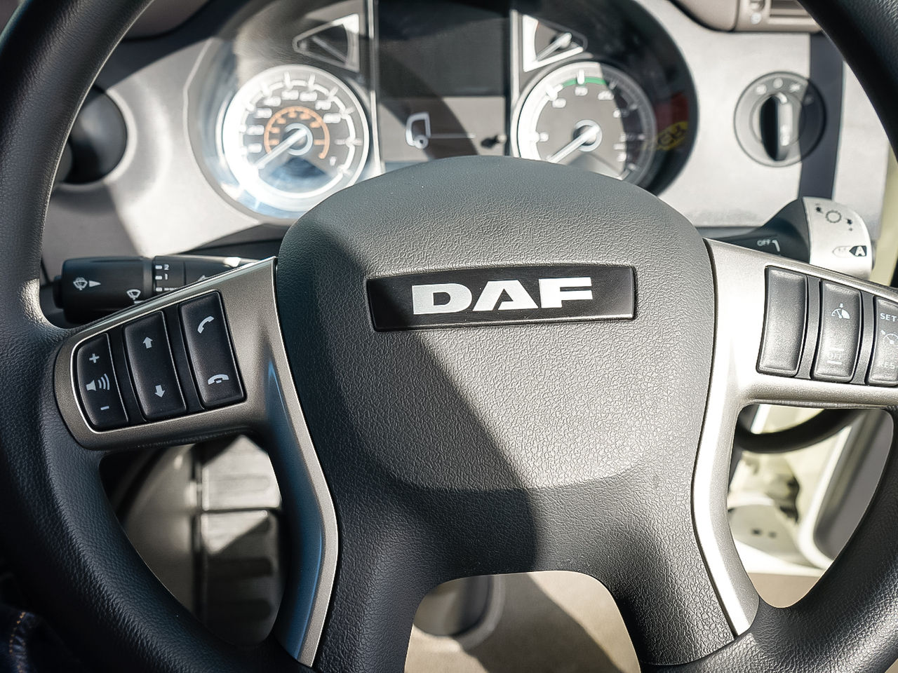 2024 DAF CF 320 Flatbed for sale at MV Commercial