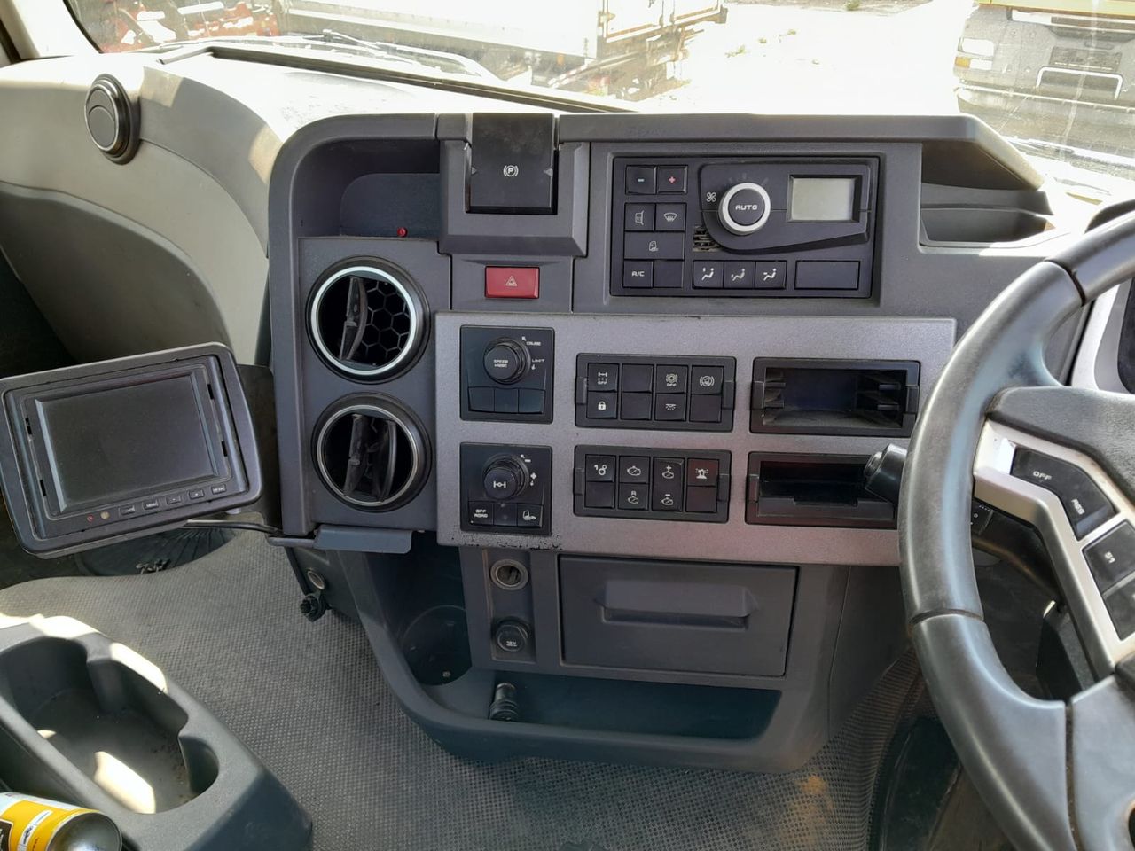 2015 Renault C430 Tipper for sale at MV Commercial