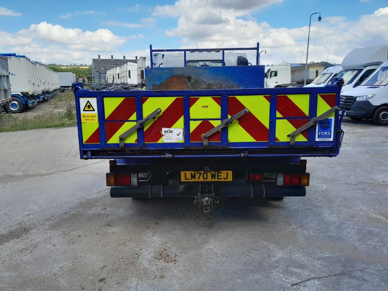 Ready to go Isuzu N75.190, Tipper, 190, 7.5 Tonne, Day Cab, Automatic, Steel Tipping Body, Beacons, Chute Rack and Three Chutes, Insulated Tipping Body, Towball and Eye for Towing, , -, - | for sale at MV Commercial, the UKs leading Truck, Trailers and Van supplier. (LM70WEJ 899680)