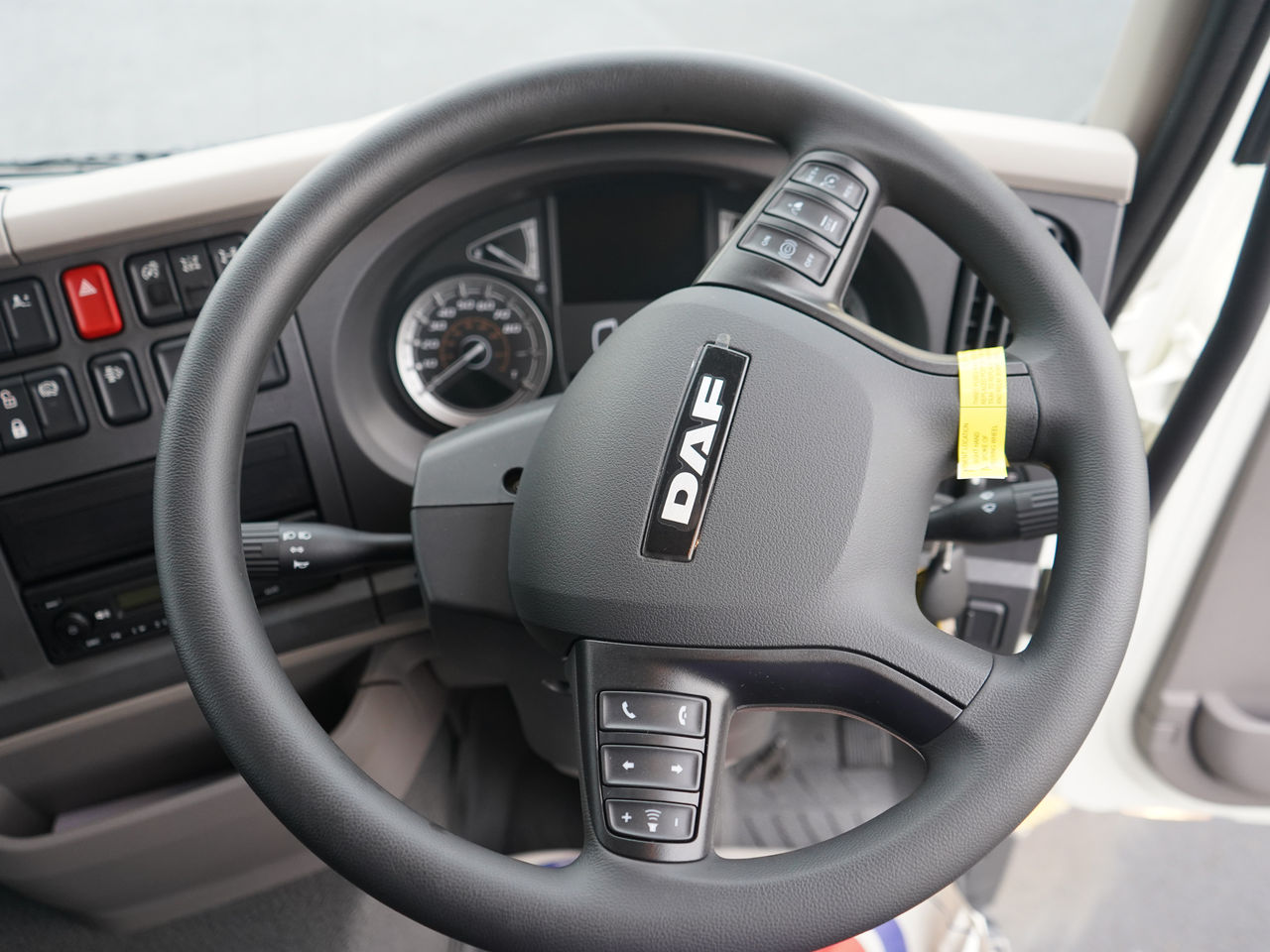 2022 DAF LF 290 Skip Loader for sale at MV Commercial