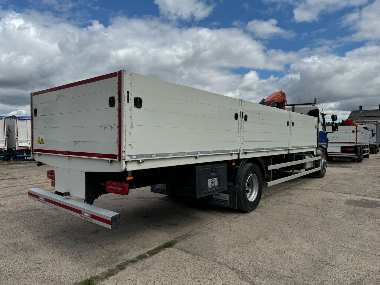 Ready to go DAF LF 290, Dropside, 290, 18 Tonne, Day Cab, Automatic, Hardwood Flooring, 3 Seats in Cab, Rear Window in Cab, FORS - Gold Kit fitted, Air Horn, , Palfinger, PK19.001 SLD B | for sale at MV Commercial, the UKs leading Truck, Trailers and Van supplier. (SN20XUD 916413)