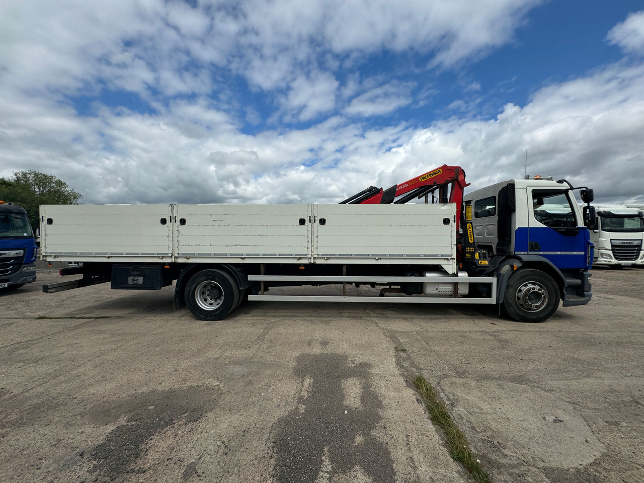Ready to go DAF LF 290, Dropside, 290, 18 Tonne, Day Cab, Automatic, Hardwood Flooring, 3 Seats in Cab, Rear Window in Cab, FORS - Gold Kit fitted, Air Horn, , Palfinger, PK19.001 SLD B | for sale at MV Commercial, the UKs leading Truck, Trailers and Van supplier. (SN20XUD 916414)