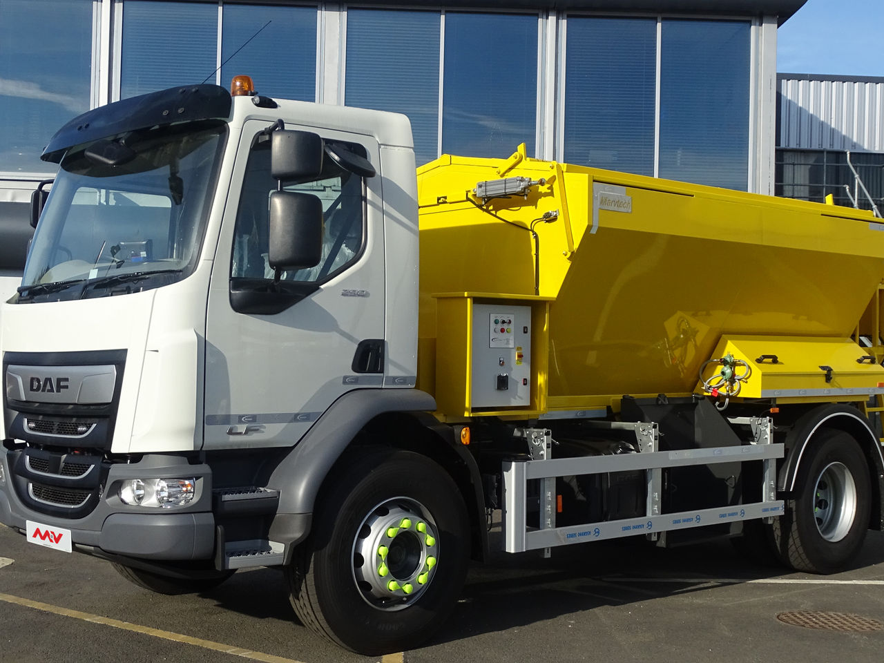 2023 DAF LF 290 Hot Box for sale at MV Commercial