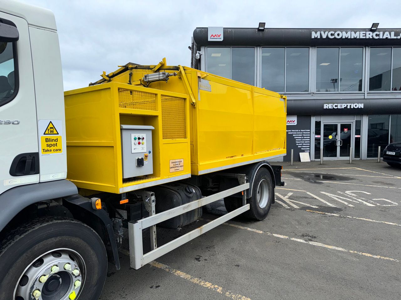 Ready to go DAF LF 290, Hot Box, 290, 18 Tonne, Day Cab, Manual, Beacons, Cab Sunvisor , Front Strobes, Hot Box Control Panel on Rear of Body , 3 Seats in Cab, , Marvtech, Tipping Hot Box | for sale at MV Commercial, the UKs leading Truck, Trailers and Van supplier. (SL22CNK 919039)