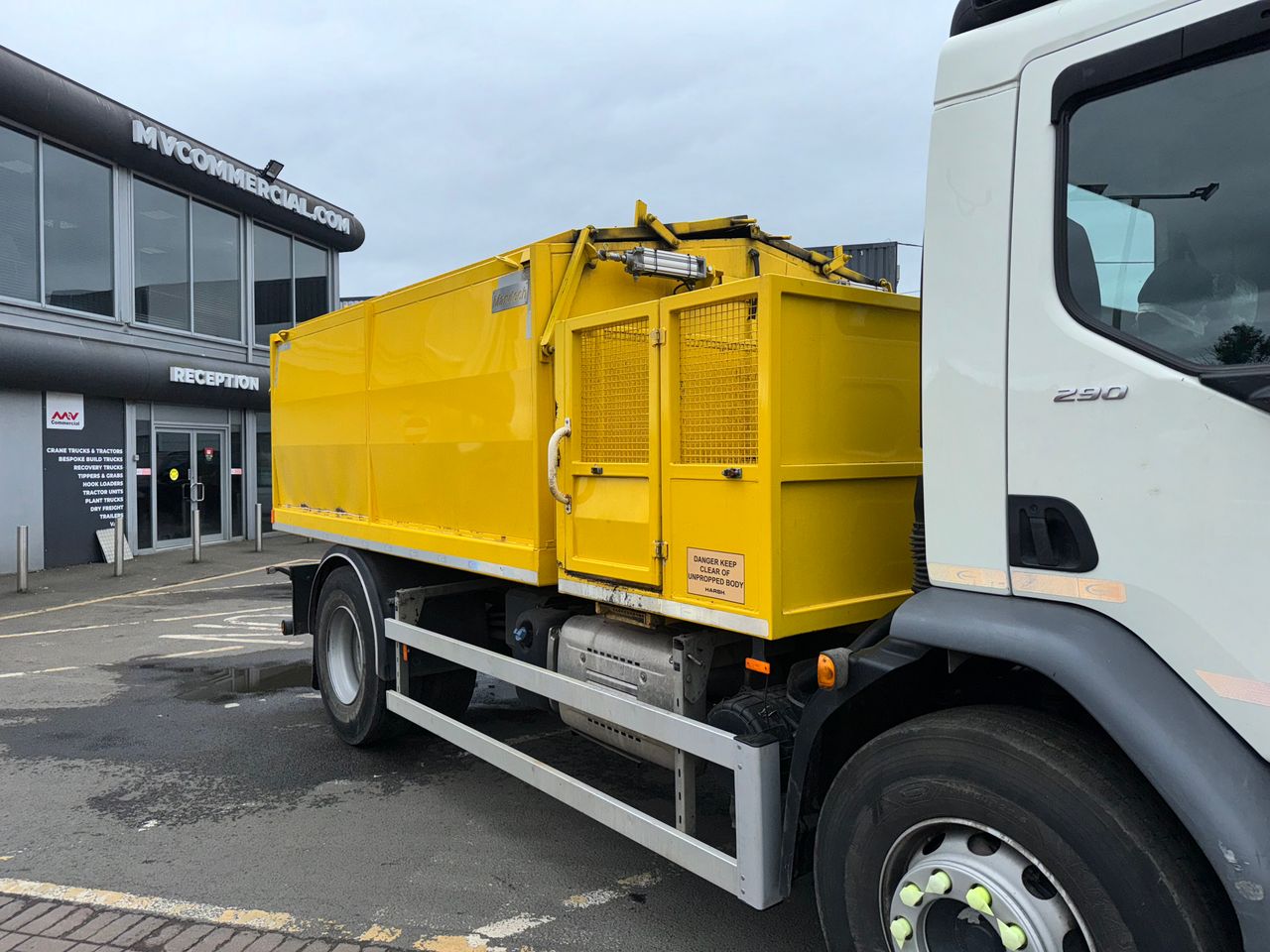 Ready to go DAF LF 290, Hot Box, 290, 18 Tonne, Day Cab, Manual, Beacons, Cab Sunvisor , Front Strobes, Hot Box Control Panel on Rear of Body , 3 Seats in Cab, , Marvtech, Tipping Hot Box | for sale at MV Commercial, the UKs leading Truck, Trailers and Van supplier. (SL22CNK 919042)