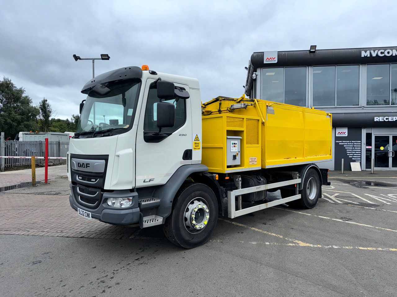 Ready to go DAF LF 290, Hot Box, 290, 18 Tonne, Day Cab, Manual, Beacons, Cab Sunvisor , Front Strobes, Hot Box Control Panel on Rear of Body , 3 Seats in Cab, , Marvtech, Tipping Hot Box | for sale at MV Commercial, the UKs leading Truck, Trailers and Van supplier. (SL22CNK 919048)