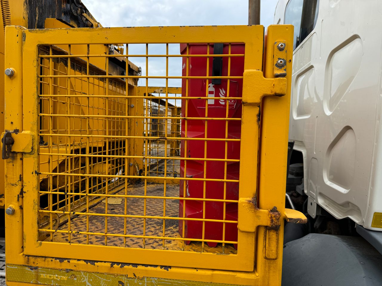 Ready to go DAF LF 260, Hot Box, -, 18 Tonne, Day Cab, Manual, , Econ, Auger Hot Box | for sale at MV Commercial, the UKs leading Truck, Trailers and Van supplier. (PO18RVR 920383)