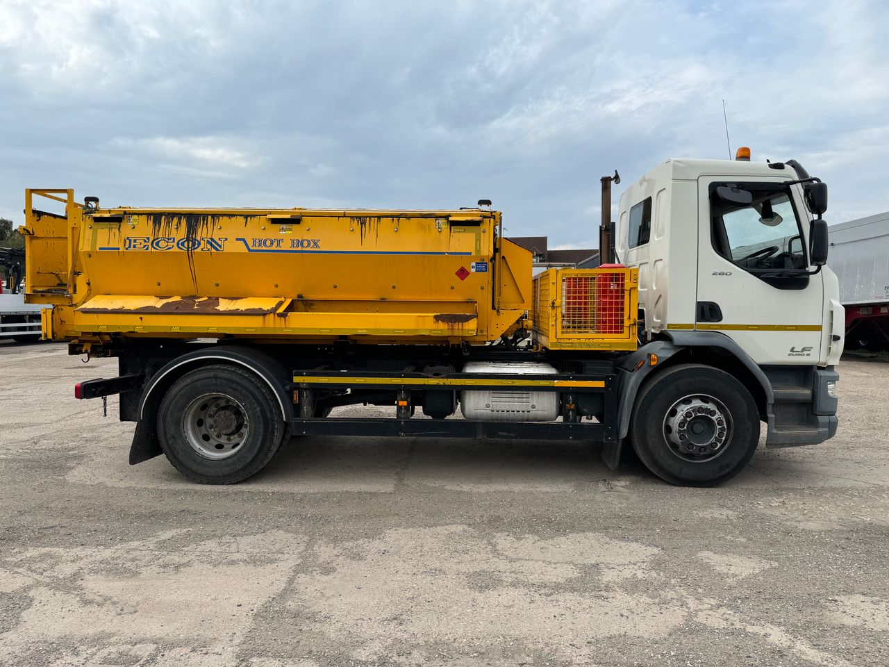 Ready to go DAF LF 260, Hot Box, -, 18 Tonne, Day Cab, Manual, , Econ, Auger Hot Box | for sale at MV Commercial, the UKs leading Truck, Trailers and Van supplier. (PO18RVR 920403)