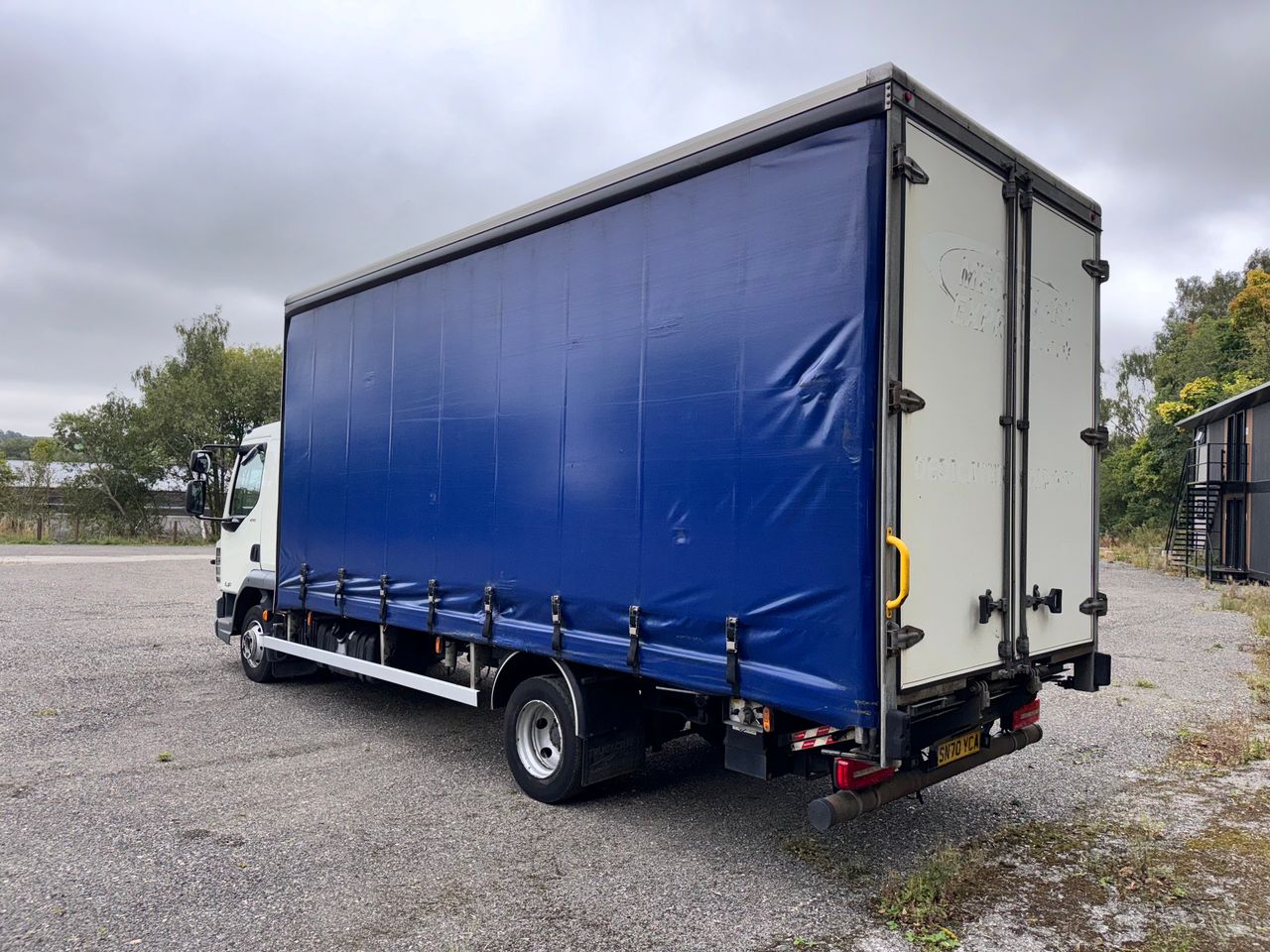 Ready to go DAF LF 220, Curtainsider, 210 BHP, 7.5 Tonne, Sleeper Cab, Automatic, FORS - Gold Kit fitted, Rest Bed, Truckcraft Lightweight Body, Tuck Under Tail Lift, Barn Doors, , -, - | for sale at MV Commercial, the UKs leading Truck, Trailers and Van supplier. (SN70YCA 922133)