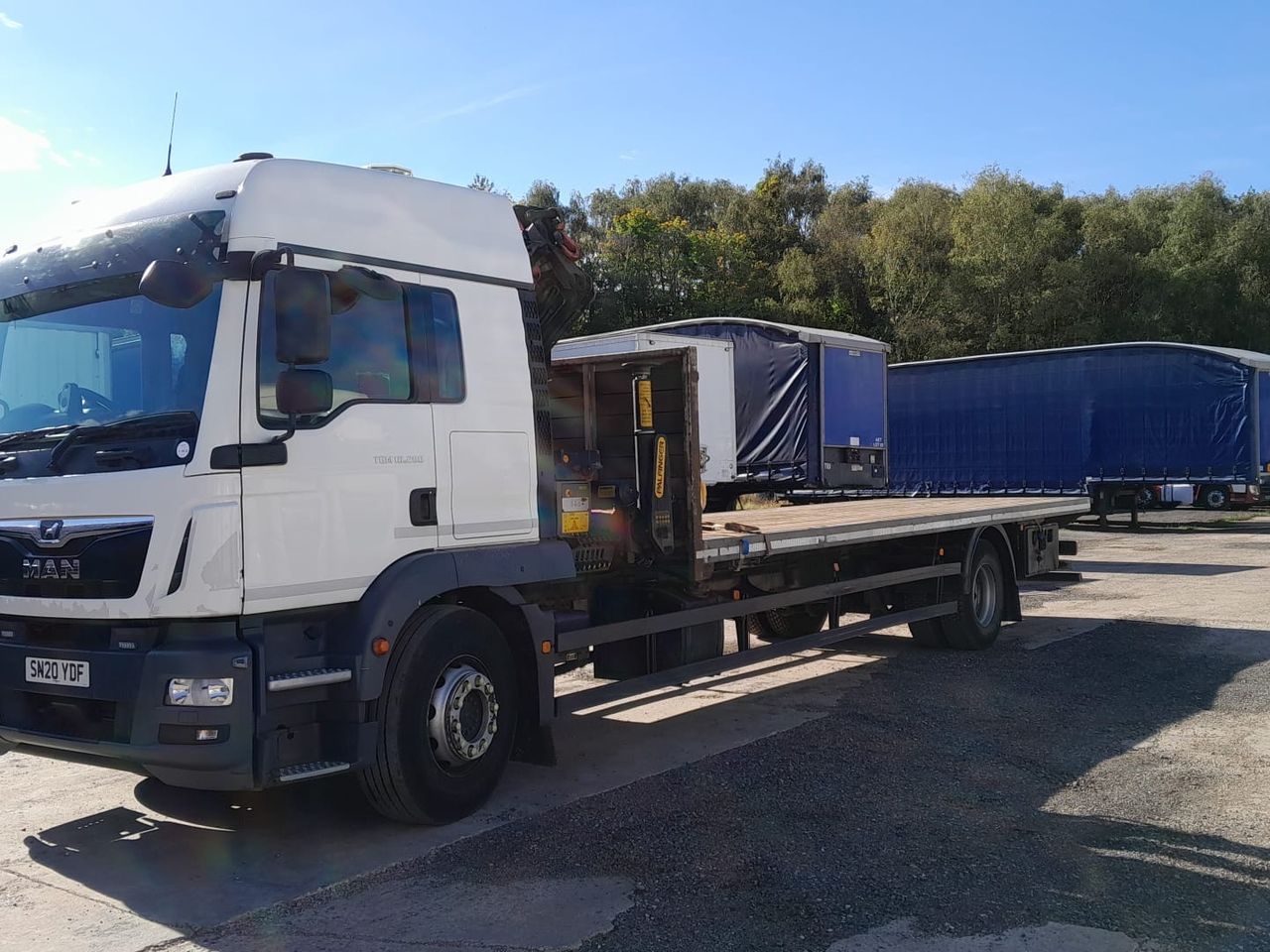 Ready to go MAN TGM 18.290, Flatbed, 290, 18 Tonne, LX Cab, ZF 12-Speed TipMatic Automatic, Air Conditioning, Reading Light, Electric Windows, In-Cab Storage, 2 Spot Lights On Cab Roof, , Palfinger, PK 19001 SLD 5 B | for sale at MV Commercial, the UKs leading Truck, Trailers and Van supplier. (SN20YDF 926389)