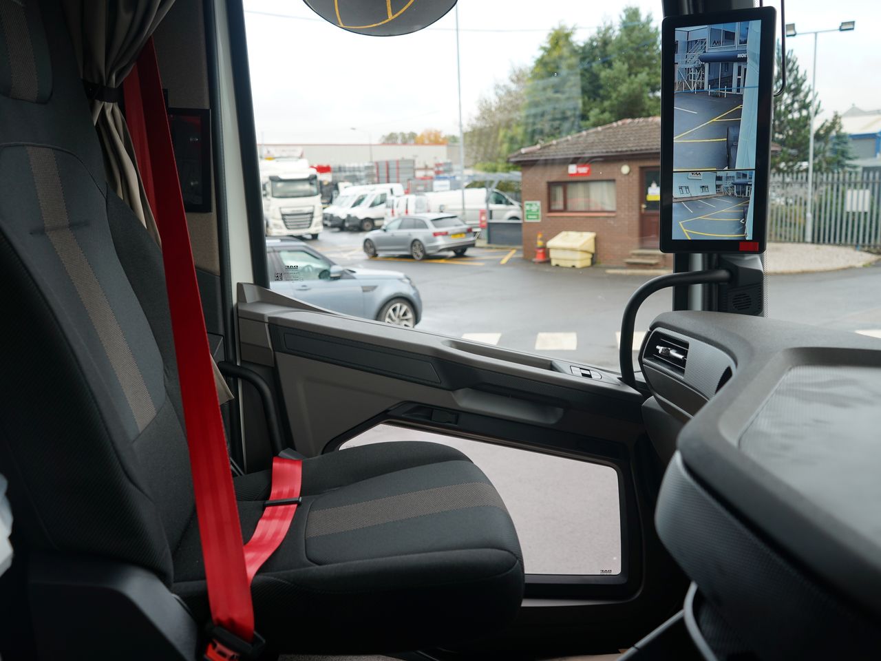 Ready to go DAF XF 480, Tractor Unit, 480, 44 Tonne, XF, Automatic, AdBlue Tank - 80l , Adjustable air management kit with cab side deflectors, Air Conditioning, Anderson Connection, ASR (Anti-Slip Control), , -, - | for sale at MV Commercial, the UKs leading Truck, Trailers and Van supplier. (SL23HRM 92893)