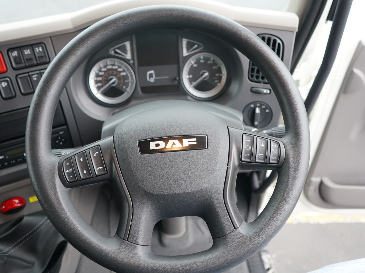 2023 DAF LF 290 Skip Loader for sale at MV Commercial