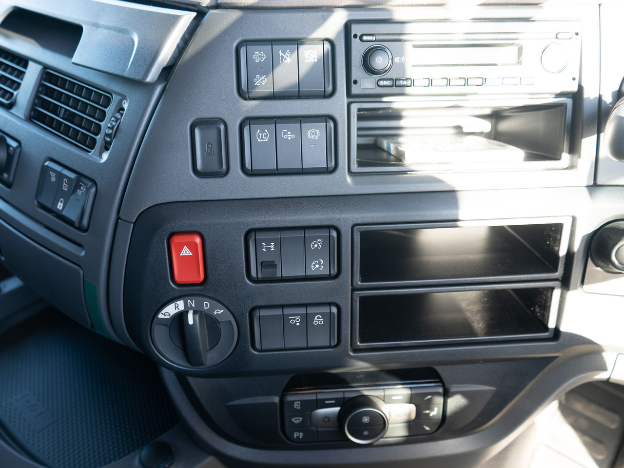 2023 DAF XF 530 Cabin Spec for sale at MV Commercial