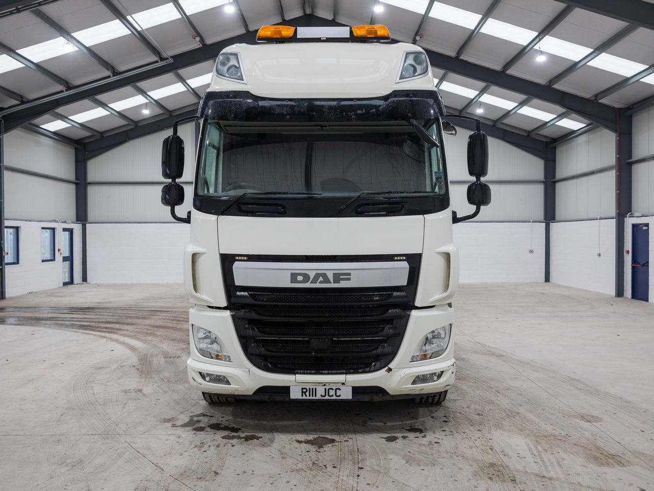 2016 DAF CF 460 Hydraulic Beavertail for sale at MV Commercial