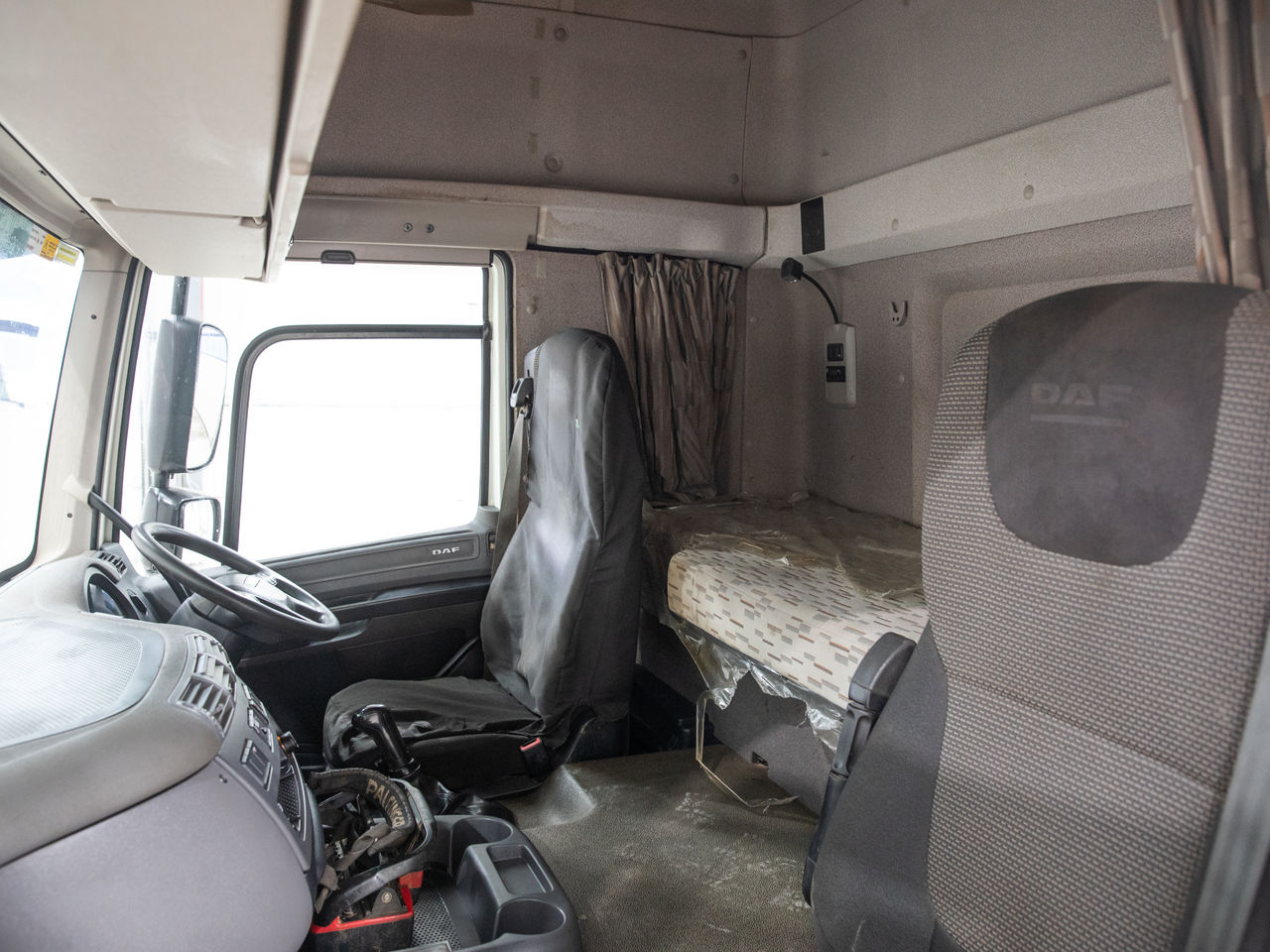 2016 DAF CF 460 Hydraulic Beavertail for sale at MV Commercial