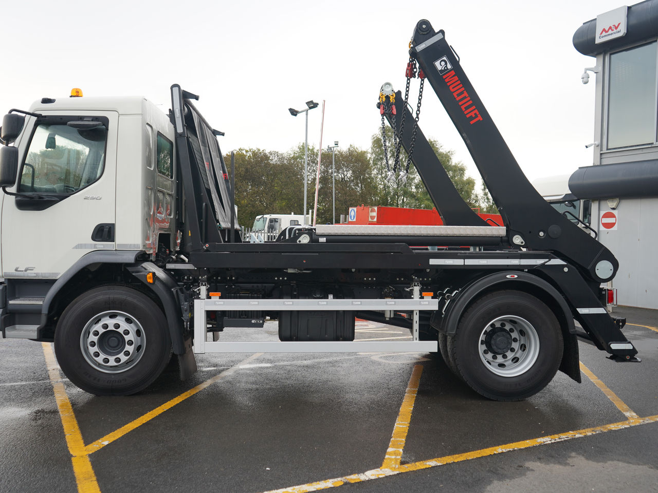 2023 DAF LF 290 Skip Loader for sale at MV Commercial