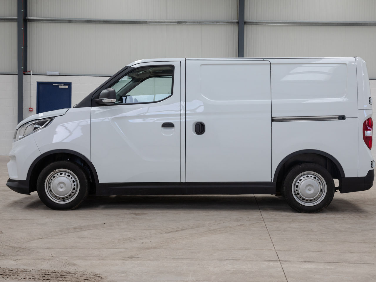 Ready to go Maxus E Deliver 3 electric , Van, , Under 3.5 Tonne, Day Cab, Automatic, Electric Vehicle, Reversing Camera, Air Conditioning, Multi Function Steering Wheel, , -, - | for sale at MV Commercial, the UKs leading Truck, Trailers and Van supplier. (LL24KDO 966362)