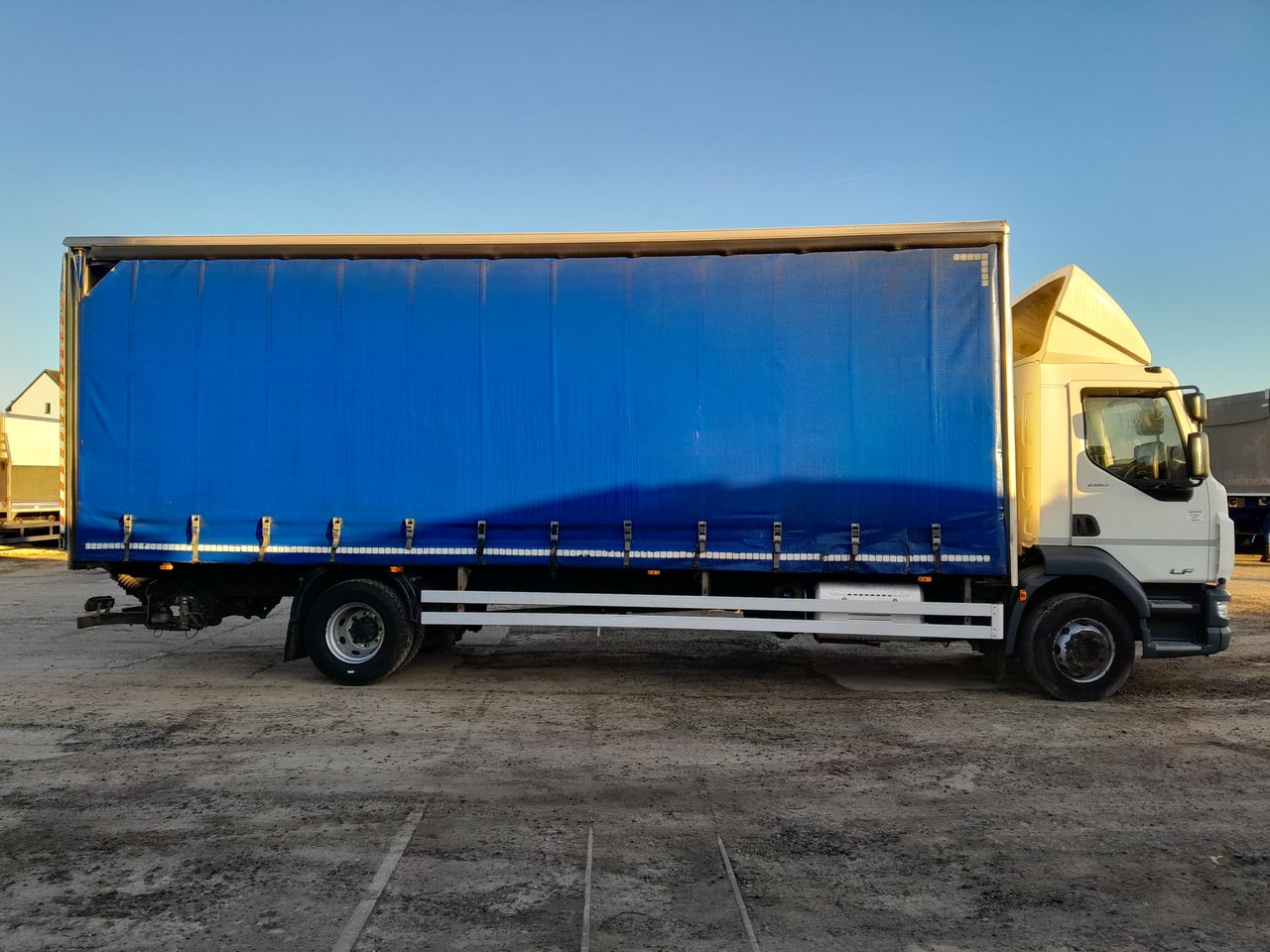 Ready to go DAF LF 210, Curtainsider, 210, 16 Tonne, Day Cab, Automatic, Reversing Camera, 2 Seats in Cab, Air Kit, Cantilever Taillift, Stainless Steel Tool Box, , -, - | for sale at MV Commercial, the UKs leading Truck, Trailers and Van supplier. (HK67JKU 967357)
