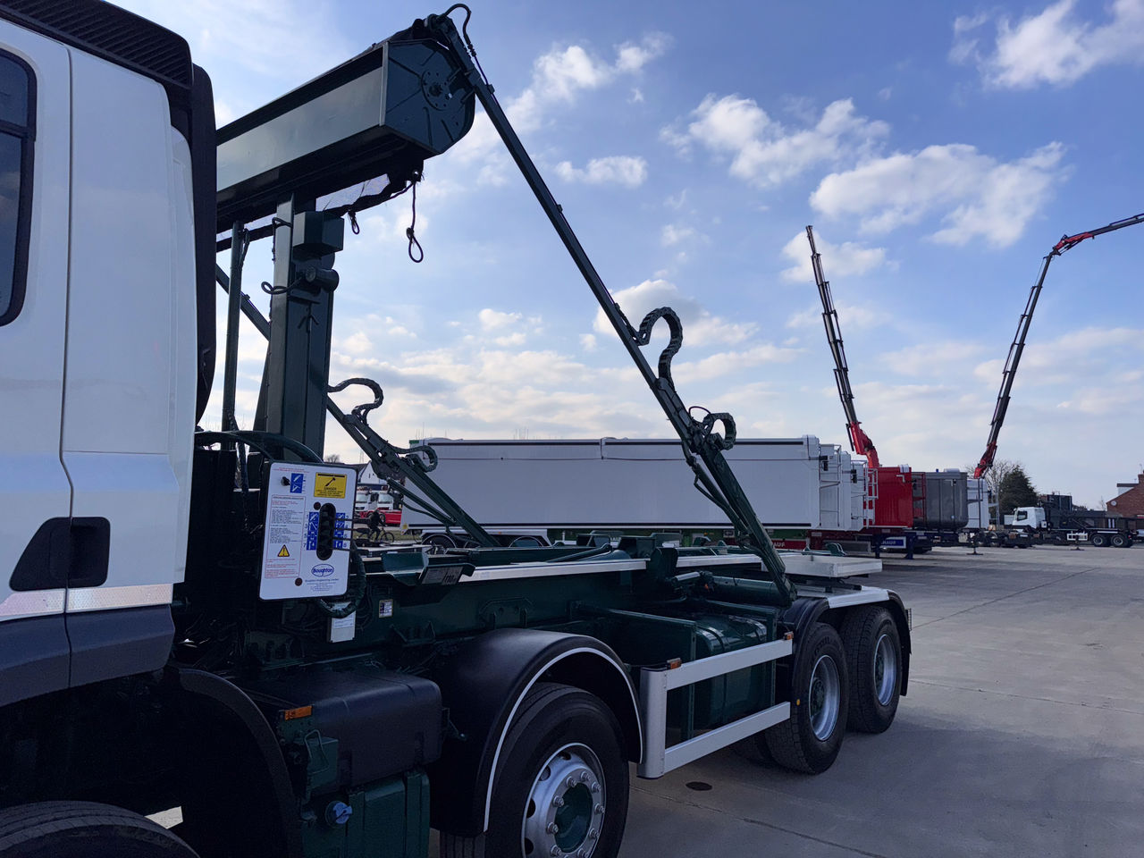 2022 DAF CF 450 Hook Loader for sale at MV Commercial