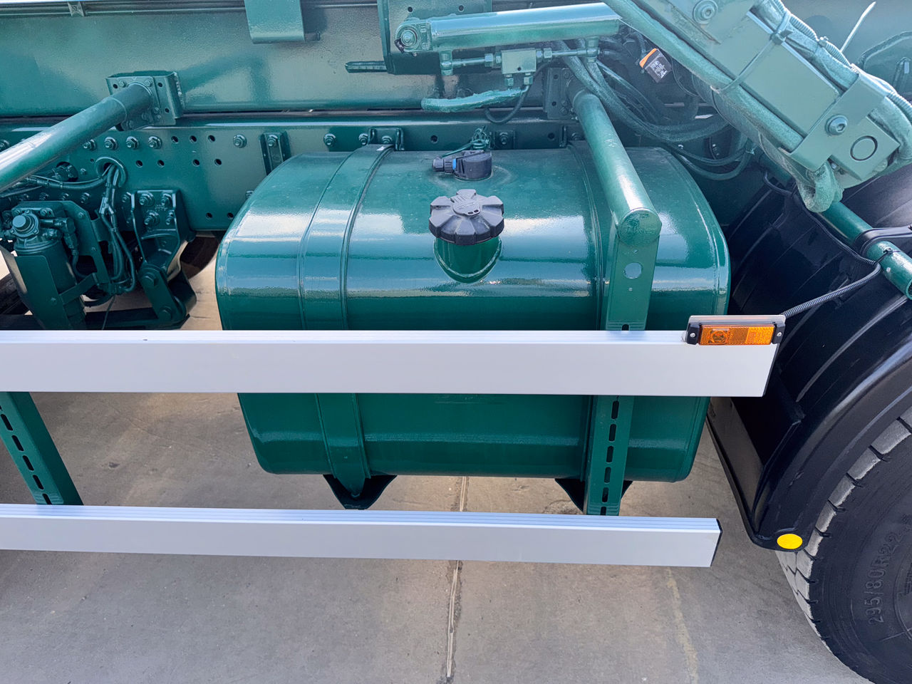 2022 DAF CF 450 Hook Loader for sale at MV Commercial