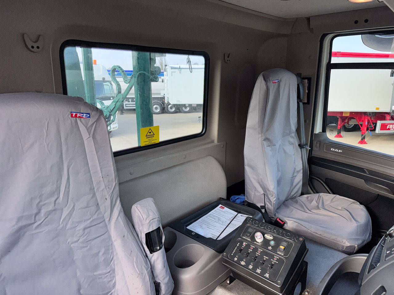 2022 DAF CF 450 Hook Loader for sale at MV Commercial