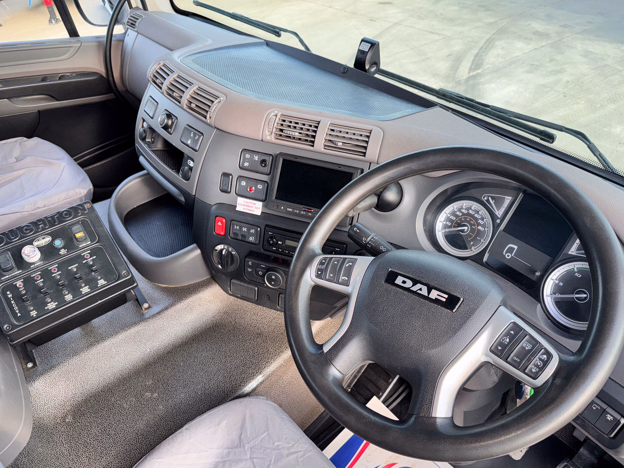 2022 DAF CF 450 Hook Loader for sale at MV Commercial