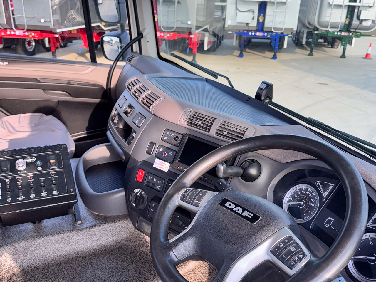 2022 DAF CF 450 Hook Loader for sale at MV Commercial