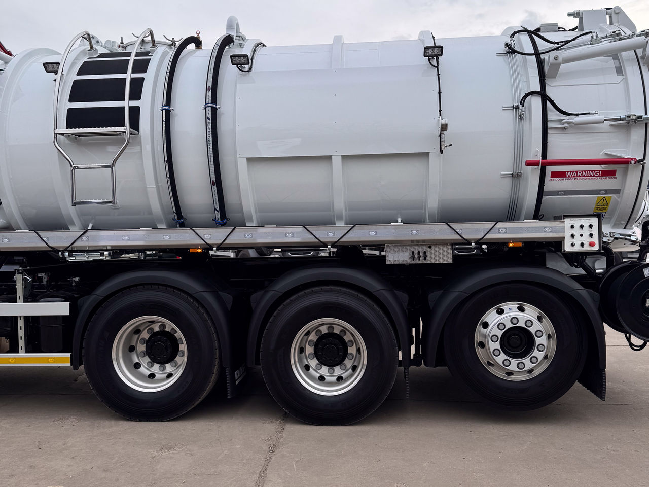  DAF XD 450 Jet-Vac Combination Unit for sale at MV Commercial