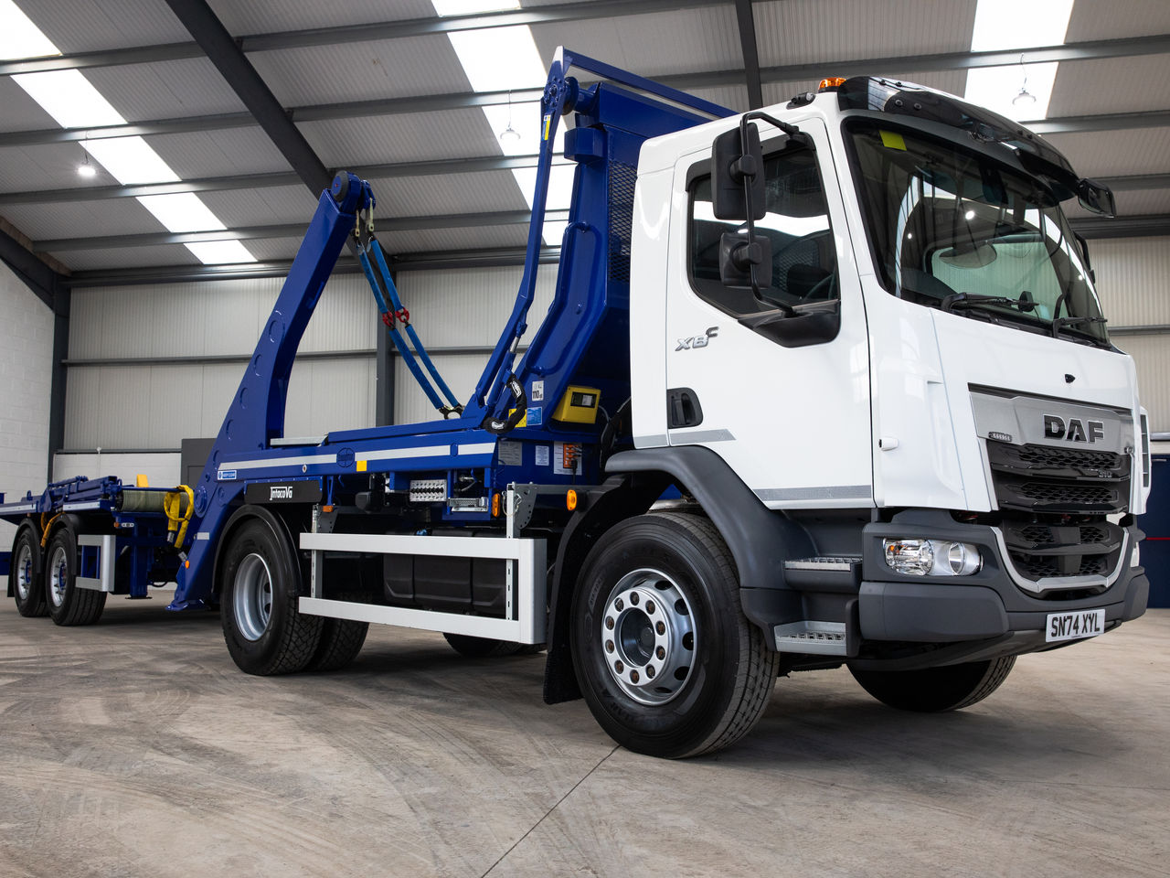 Ready to go DAF XBC310, Skip Loader, 310, 18 Tonne, Day Cab, Manual, Radio Remote, Cab Sunvisor , Sheeting System, Reversing Camera, Multi Function Steering Wheel, , Boughton, - | for sale at MV Commercial, the UKs leading Truck, Trailers and Van supplier. (M23NFS 970650)