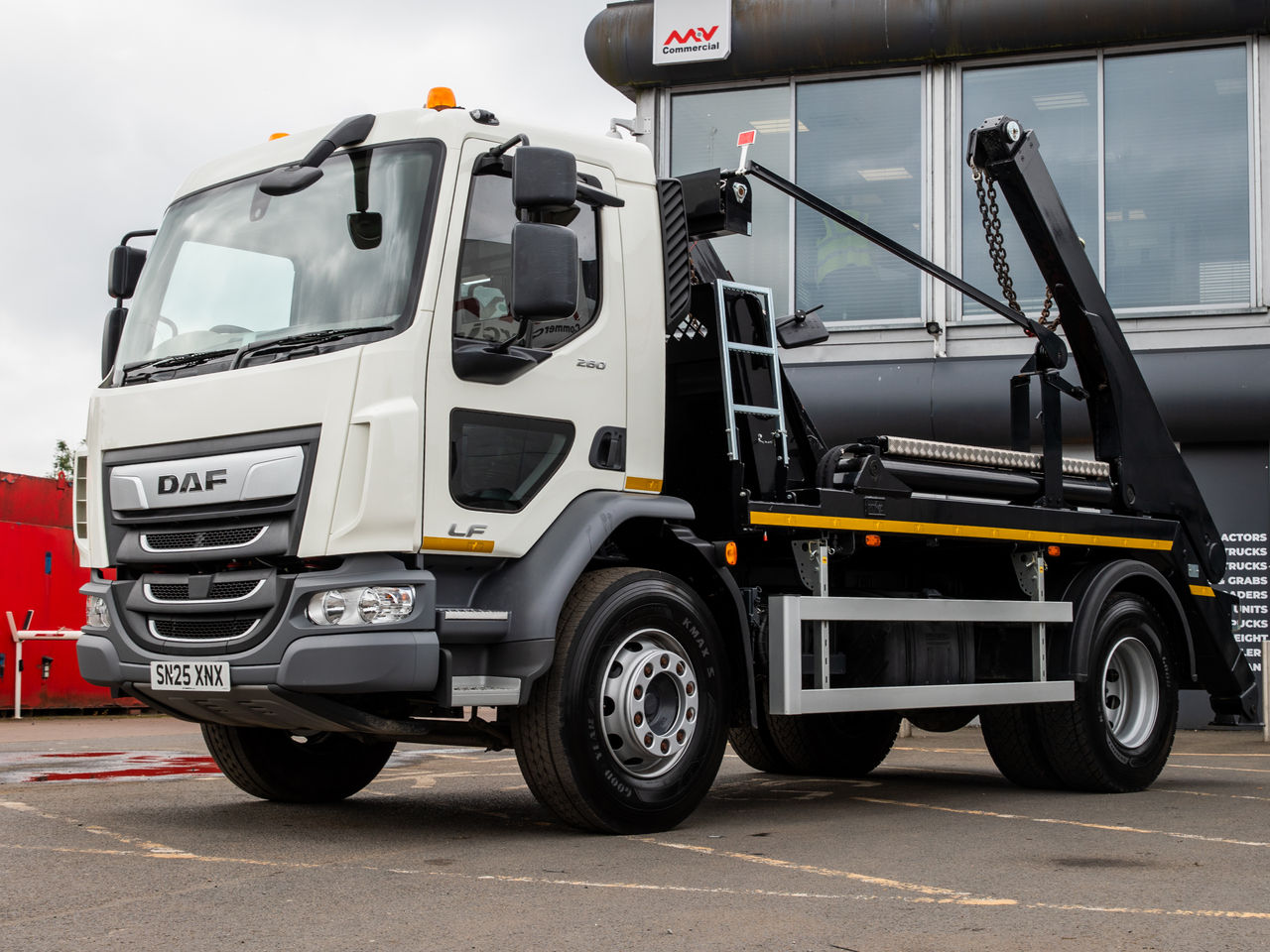 2025 DAF LF 260 Skip Loader for sale at MV Commercial