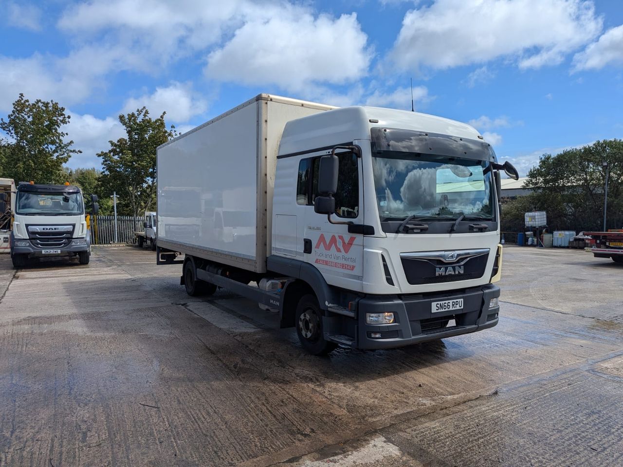 2016 MAN TGL 10.180 Box for sale at MV Commercial