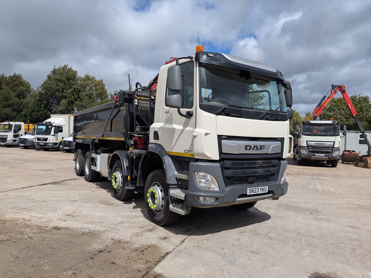 Ready to go DAF CF 450, Tipper Grab, 450, 32 Tonne, Day Cab, Automatic, AdBlue Tank - 45 Litre, Air Conditioning, Bumper Mounted Fog Lights, Cab Sunvisor , Cruise Control, , Palfinger Epsilon, M125L Grab Crane | for sale at MV Commercial, the UKs leading Truck, Trailers and Van supplier. (SN23YKU 973934)