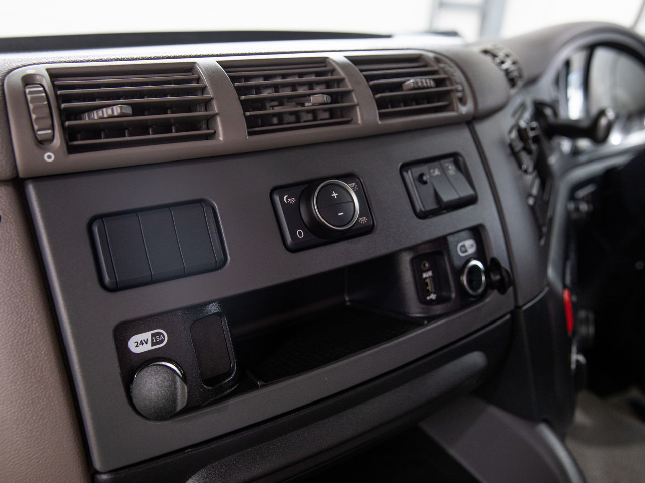 Ready to go DAF CF 480, Cheesewedge, 480, 32 Tonne, Day Cab, Automatic, 2 X 9 Tonne Front Axles, MX Engine Brake, Automated gearbox, TraXon, 12 speeds, AdBlue Tank - 45 Litre, Galvanized Steel Bumper, , Palfinger, PK 22002 EH C | for sale at MV Commercial, the UKs leading Truck, Trailers and Van supplier. (SN24YDD 974375)