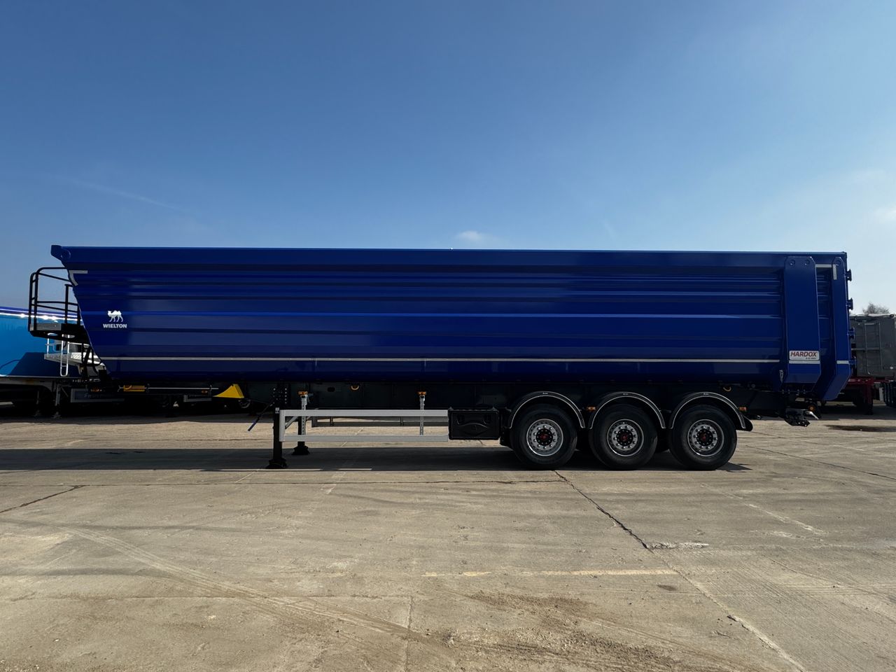 2025 Wielton 81 cu Straightframe with SAF Disc, Barn Doors, Weigher, Gullwing Sheet Trailers for sale at MV Commercial